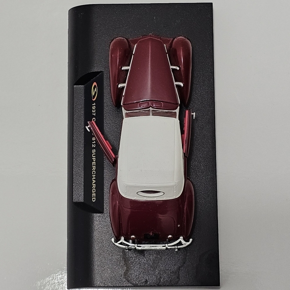 Signature Models 1937 Cord 812 Supercharged Coupe Diecast Car Model - Picture 3 of 15